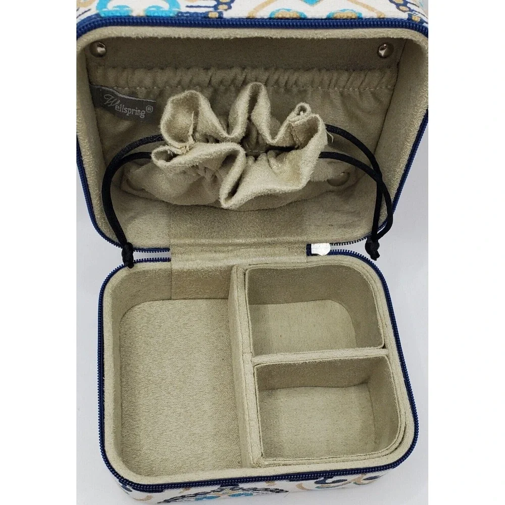 Wellspring Travel Jewelry Case Blue Medallion Damask Zippered‎ Organizer Pouch